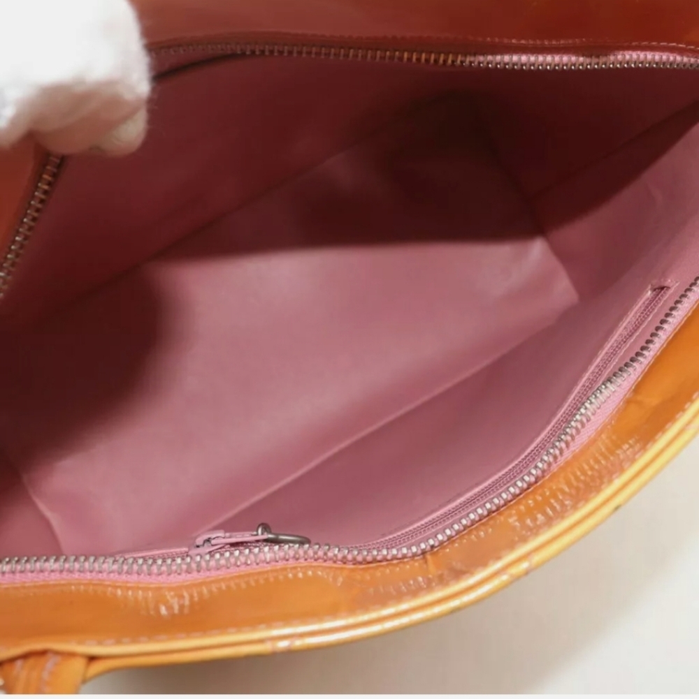 CHANEL Orange Patent Medallion Tote - Picture 7 of 10